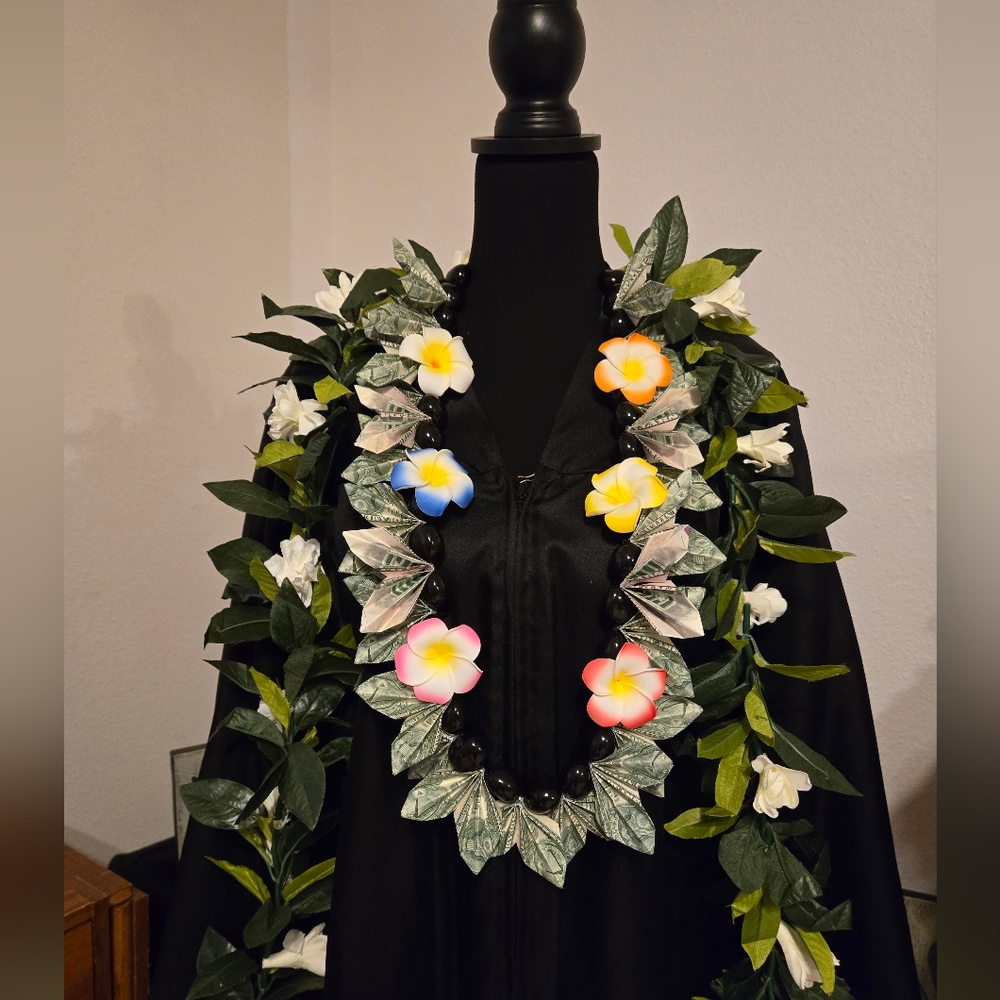 Graduation Money Lei with Multicolor Flowers/$40Value ☆FIRM PRICE☆